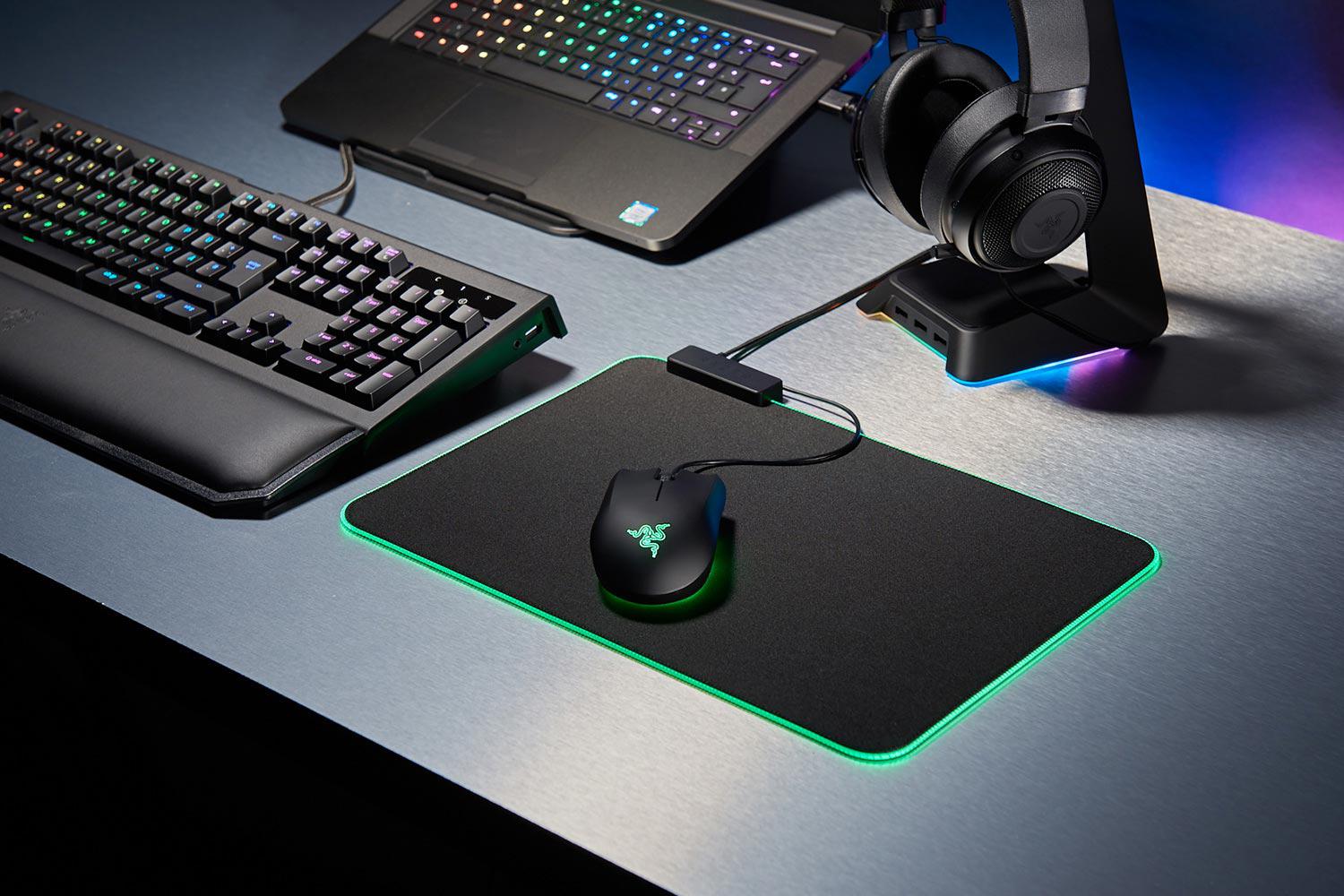 Mouse PAD RAZER, "Goliathus Chroma", gaming, cauciuc si material textil, 920 x 255 x 3 mm, roz, "RZ02-02500316-R3M1"